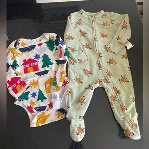 Old Navy Gender Neutral Holiday Outfit Bundle Size 6-12 Months NWT